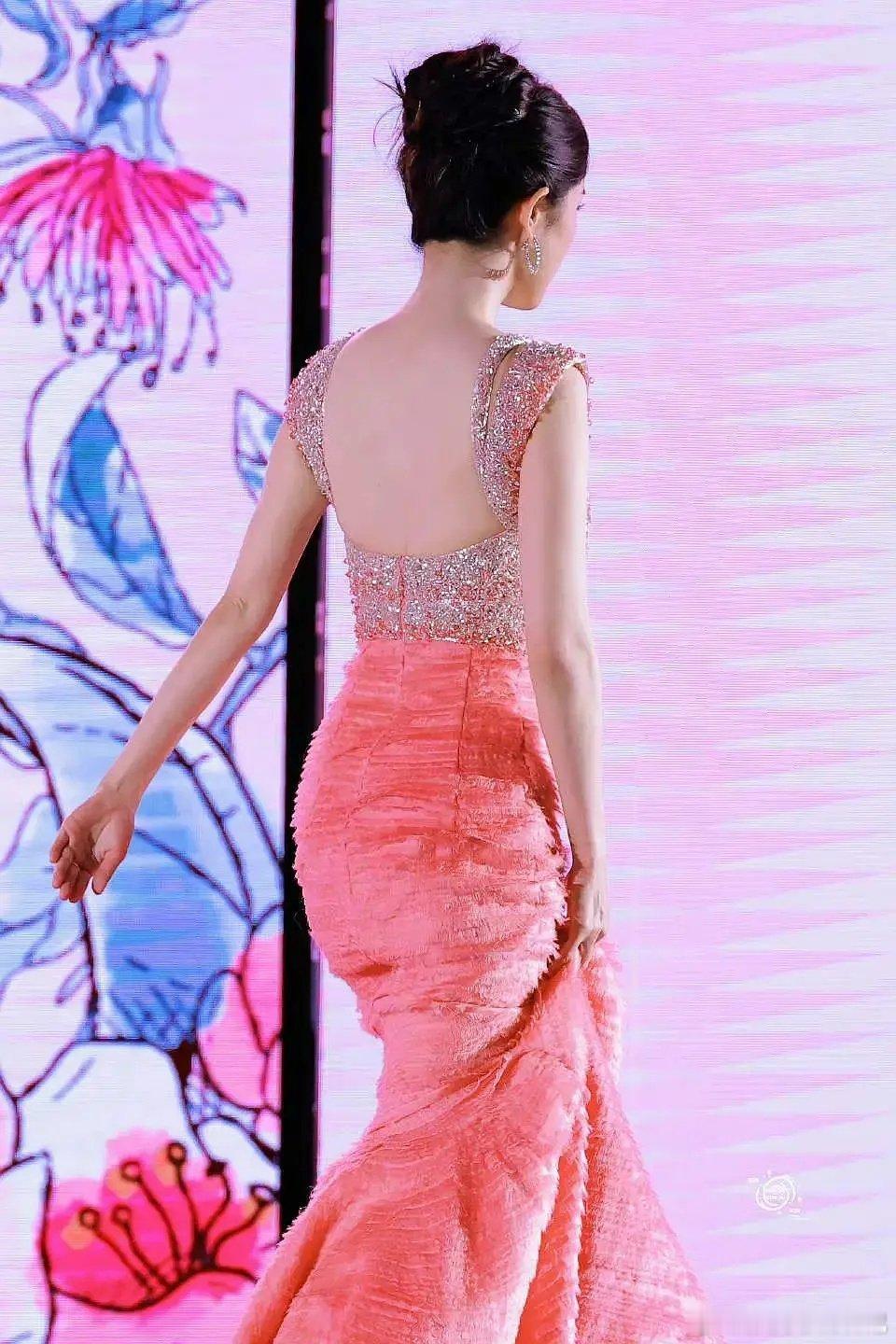 我大🍯🍯品牌直播活动图 ​​​