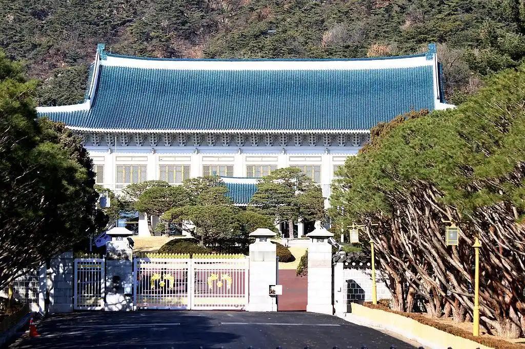 美国刚在国际上摆完排场，转头就翻车，这操作简直刷新下限，而韩国却坐享其成，连半点