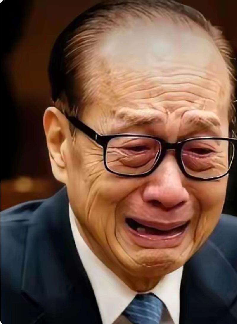 李嘉诚这些年的商业操作确实挺让人无语的。之前他大量抛售内地资产，跑去英国投资，把