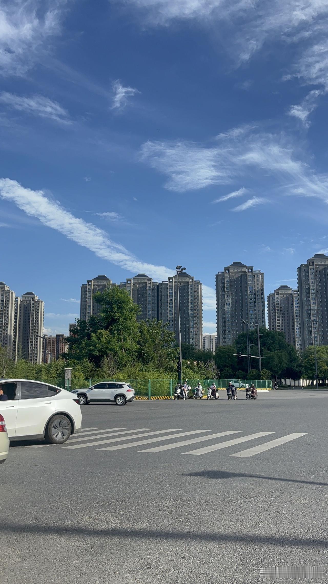 西安终南大道西太路十字东南方向，这里还有一条路吗？里面修的咋样了？啥时候能通车呢