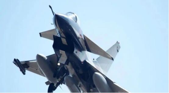 快讯！快讯！
印尼总统普拉博沃宣布了：印尼将停止对韩国KF-21联合研发项目的追