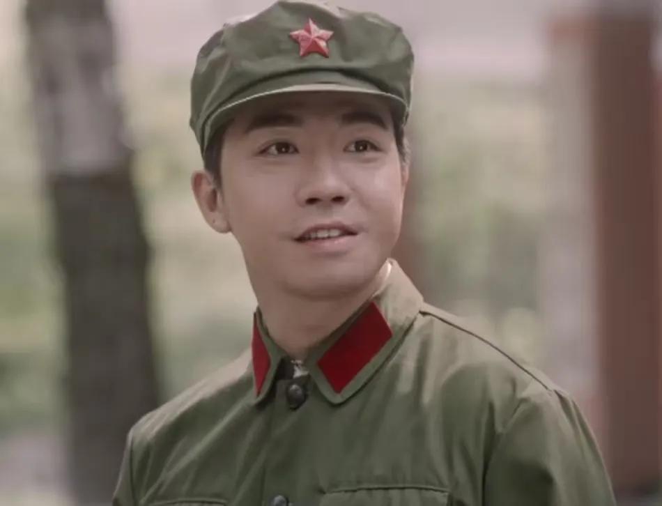 俞灏明刚在《太平年》里攒了点人气，现在又被《青山遮不住》给霍霍没了。
《太平年》