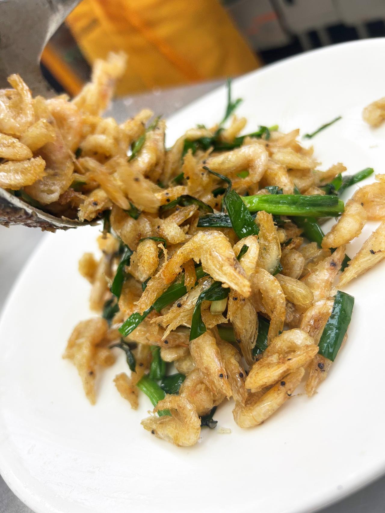 香脆可口的小虾，配上鲜嫩的青菜，美味又健康！🍤🥗家常菜 虾下饭菜