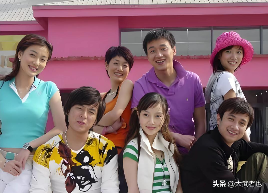 那年我们一起追过的《奋斗》
2008年的夏天，屏幕里播着《奋斗》，一群年轻人横冲