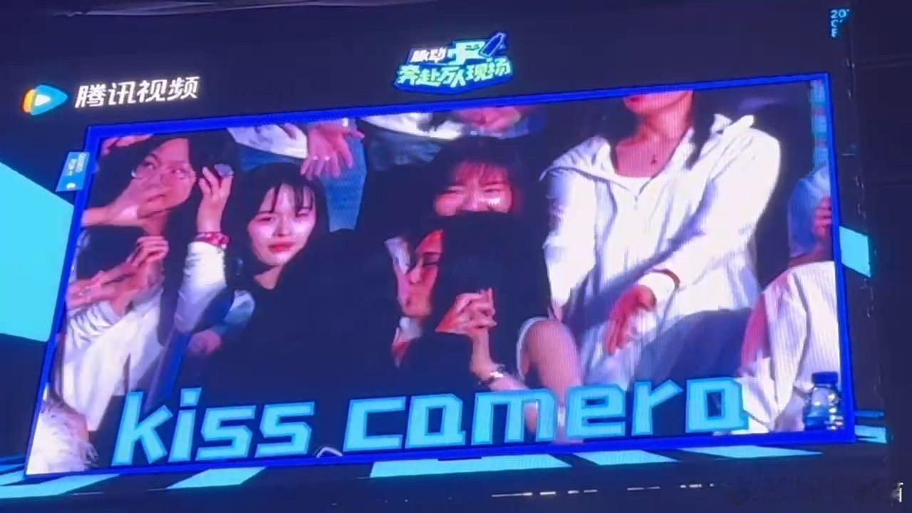 #袁娅维薛凯琪亲了#这也真的是让我们大家没有想到她们两个人的闺蜜状态这么好，这样