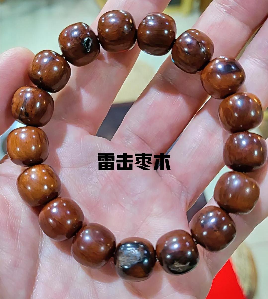 昨天和二大夫喝茶，聊到打坐。

我说之前打坐，有时自己把自己吓一跳，会突然感觉怎