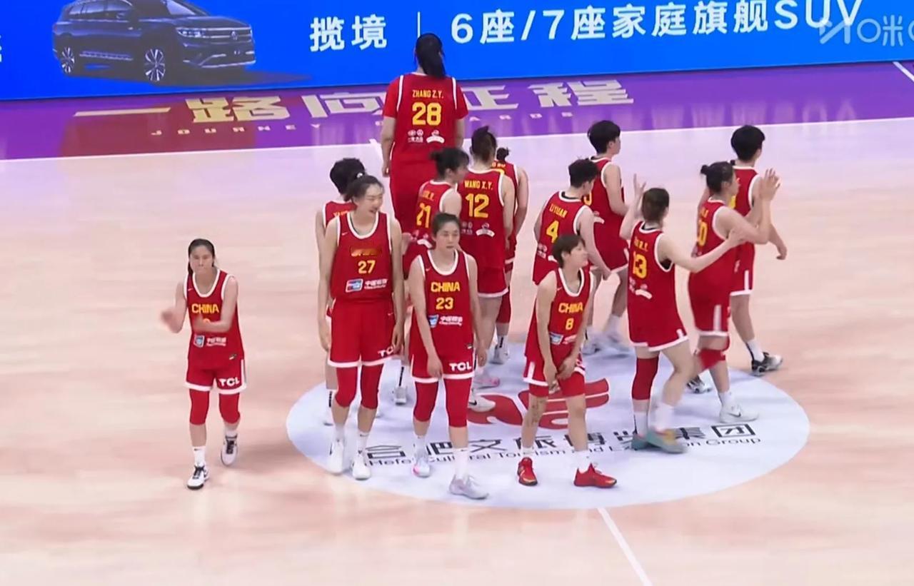 今夏中国女篮第四场热身赛刚刚结束，最终中国女篮93：61大比分战胜了日本女篮。看