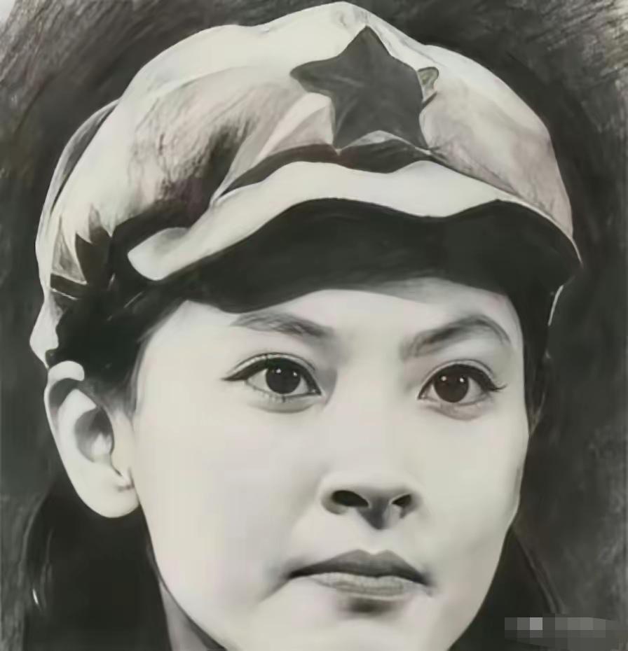 1936 年，河西走廊，李开英随妇女团西渡黄河，在马步芳骑兵的围追里死扛。

部