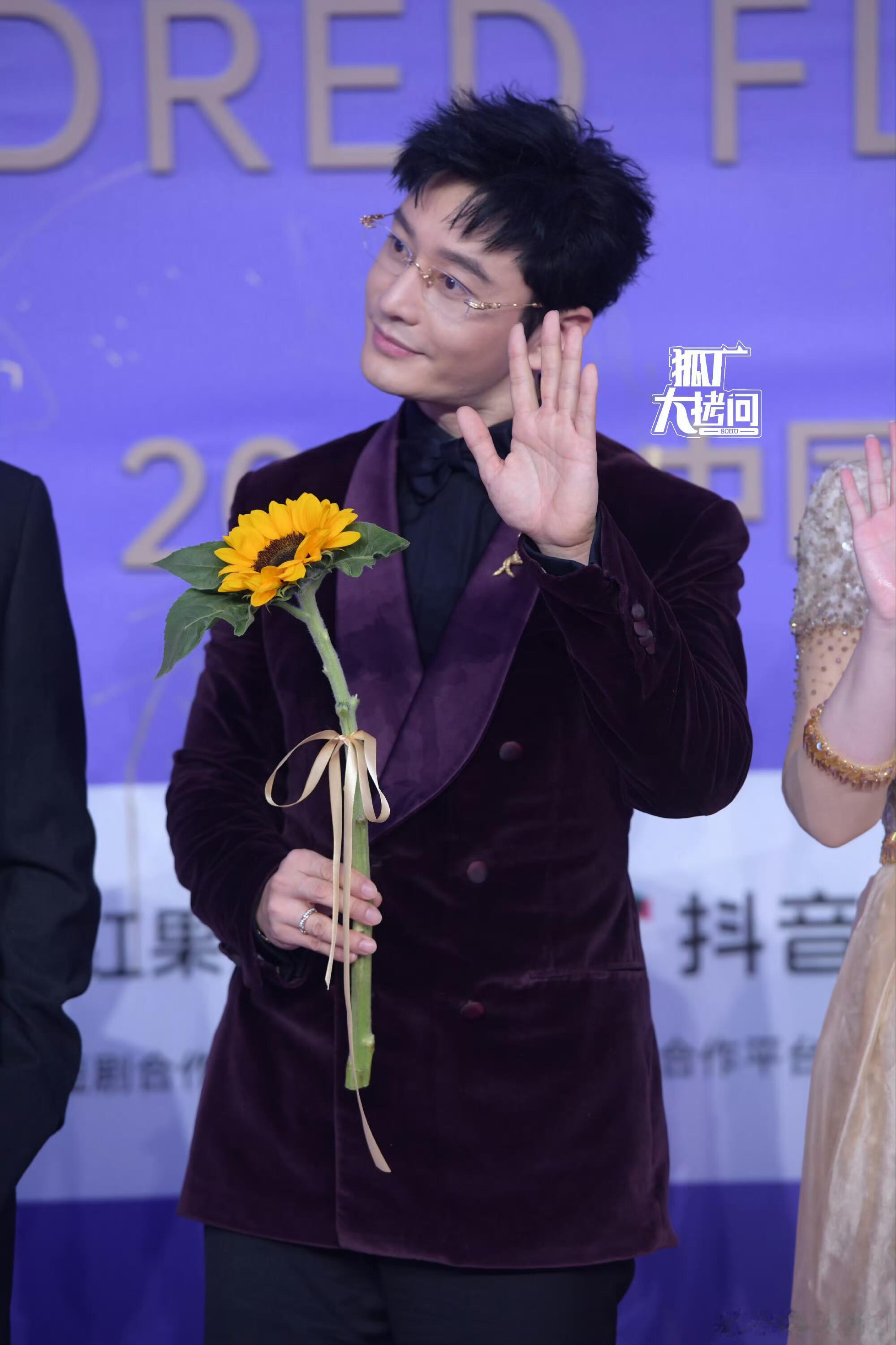 百花奖红毯生图，谁的状态最好杨紫 易烊千玺 朱一龙 刘昊然 杨幂 