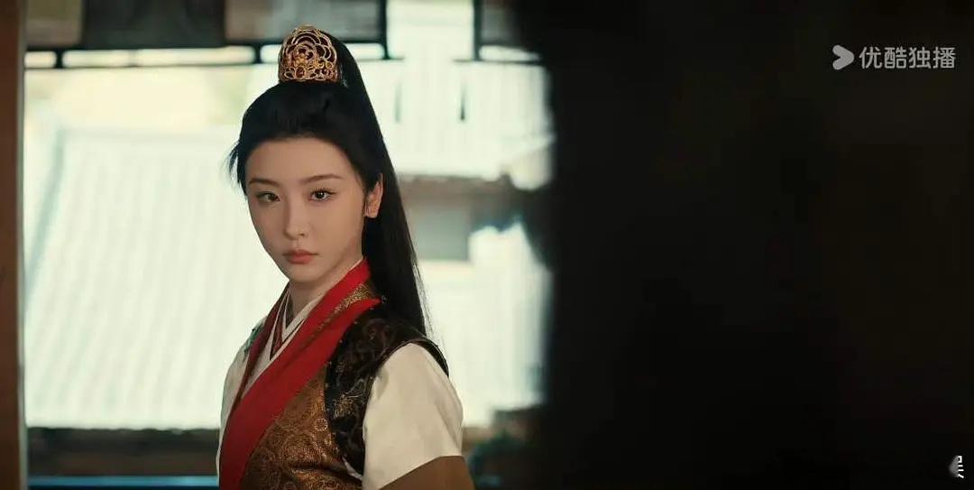 赵小棠的脸在剧里也是肿肿的，根杨紫有得一拼，爱豆还是别演戏了 ​​​