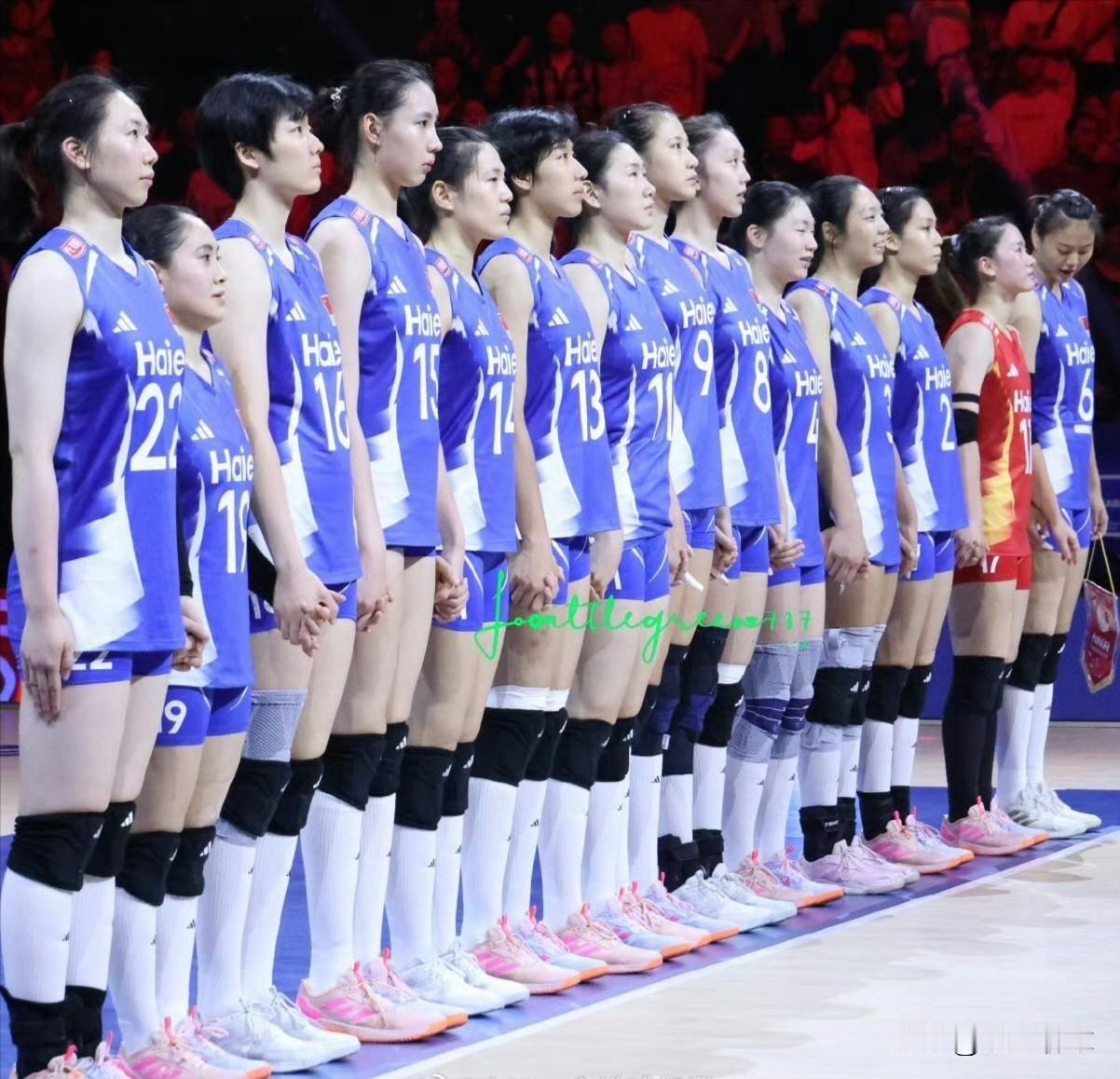 【首周中国女排首发6人阵容最年轻】
🇨🇳 中国在VNL首周以3场胜利收官
❌