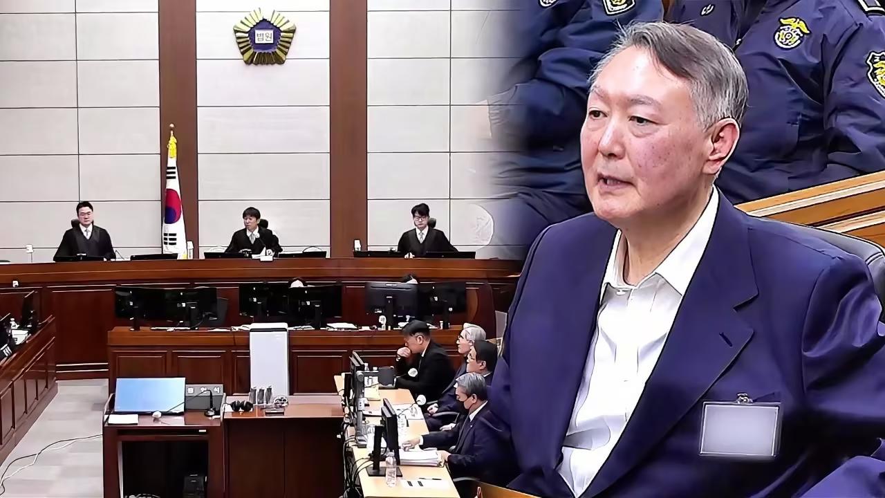 7月9日下午，韩国大法院第三庭的法官敲下法槌。
前总统尹锡悦，妨害执行拘留案终审