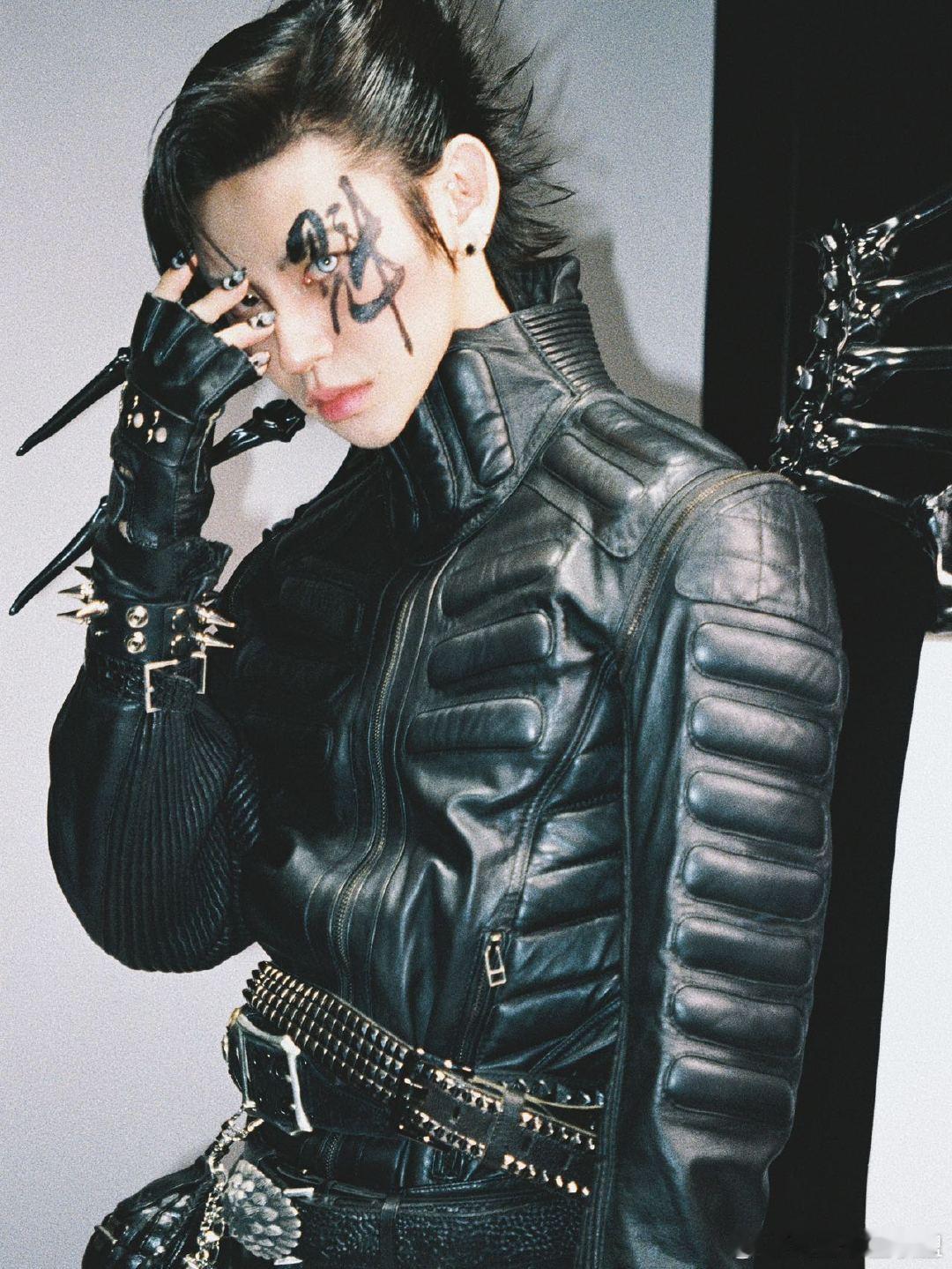 小鬼全球巡回演唱会官宣 走向国际的实力唱作人！- 王琳凯 海外巡演正式官宣，足迹