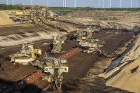 你知道为什么美国一听中国要管稀土就急得跳脚吗？这玩意儿看着不起眼，可你手机里的芯