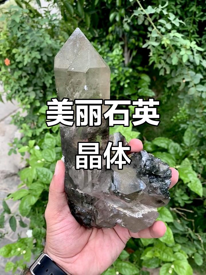 高纯度石英，芯片制造的基石? 高纯度石英确实堪称芯片制造的基石。在半导体领域，其