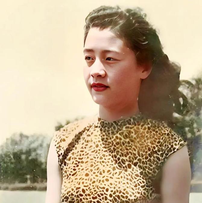 当年，44岁的张大千，收了一个16岁的女徒弟学画画，没过多久，女徒弟说：“师傅，