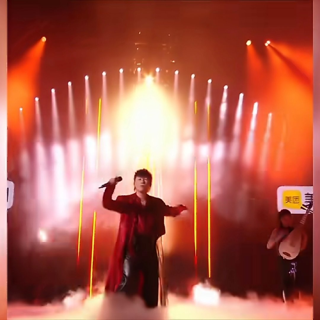 胡彦斌编曲魔丸炸场歌手直播熟悉他音乐风格的听众都清楚，他向来擅长把不同风格的音乐