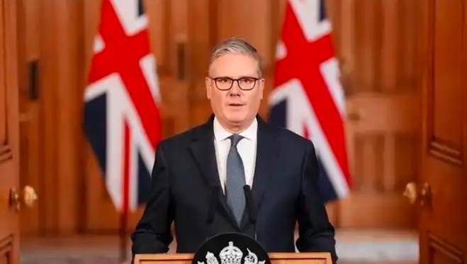 中东悬念消失：英法德已选边站队，枪口对准伊朗
【新浪财经】当地时间3月1日，英国