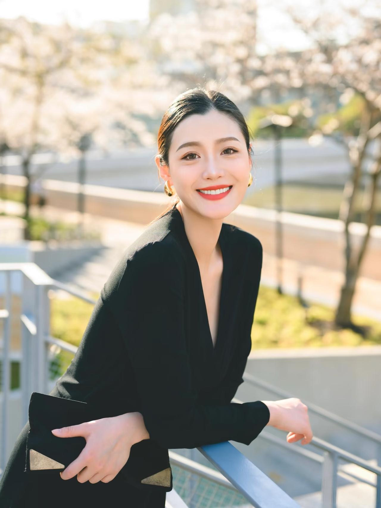 女生怎么穿搭会看上去很优雅