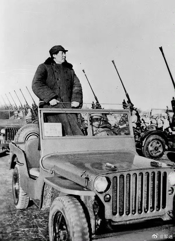 有一种精神穿越历史的云烟，日久弥新！有一种怀念历经时代的风雨，更臻醇厚！致敬伟人