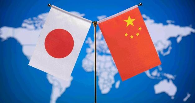 日本意识到事态严重了！日媒表示，中国在西太平洋演习就是对日本军舰穿越台湾海峡在进