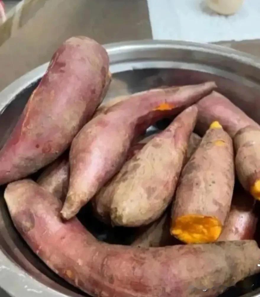 只有我觉得美颜后的事物失去了真实性又丑陋吗？反正一点都不好看！虚肿、膨胀、莫名的