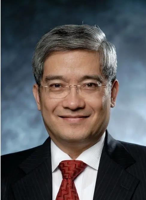 经济学家郎咸平说，如今，大家都不敢消费，哪怕一直提倡花钱，大家也都捂住了钱包，一