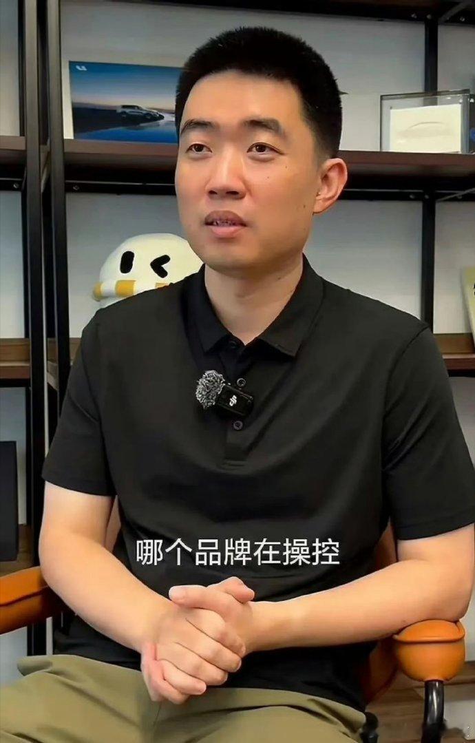 胖哥汽车频道[超话]李想称知道哪个品牌在黑理想 李想：每次新车上市都遭遇黑水军，