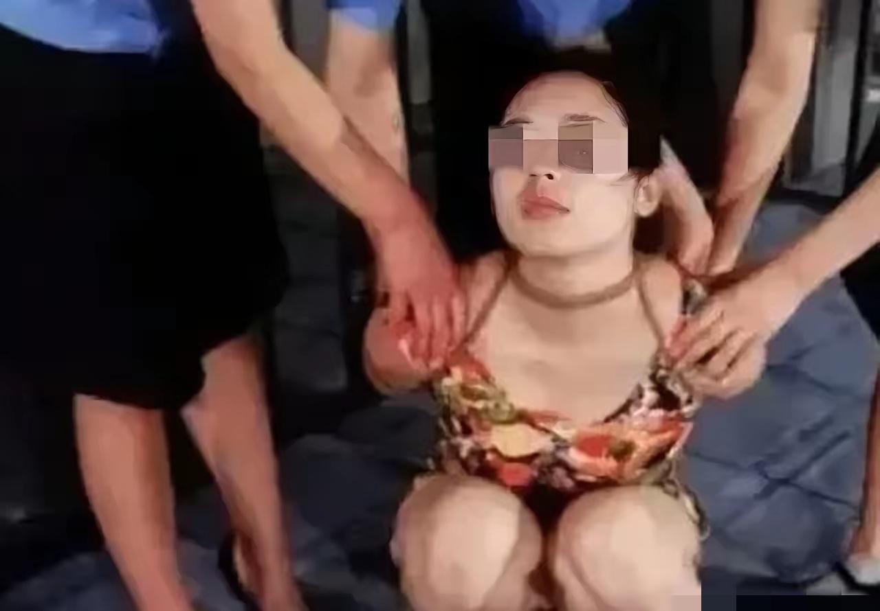 “坏到骨头里！”河北，一男子在小区跑步时，发现一女子举止不对劲，就小心上前查看，