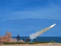 枪栓已拉，保险已开！这一次，我们的目光不再纠缠于那些摇尾狂吠的“恶犬”，而是直刺