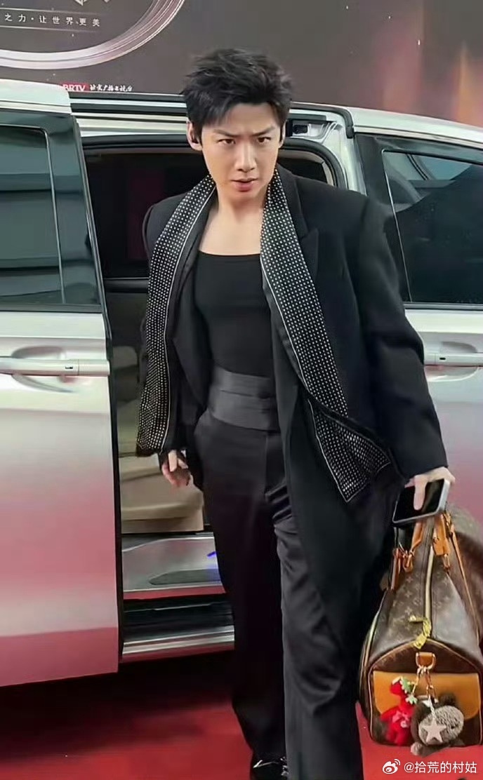 微博之夜红毯  过年赶春运回家的感觉 