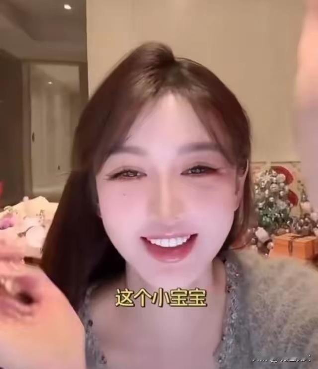 叶珂承认已和黄晓明分手，而且是在她孕晚期分的。黄晓明妈妈只管
叶珂亲口承认，她在