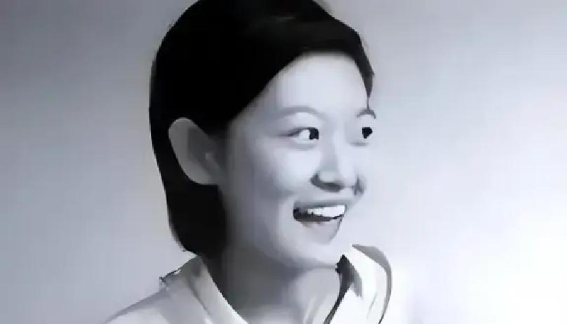 河南传来消息！

 
几天前，关于高考满分状元何碧玉的一句话——“我宁愿住美国下