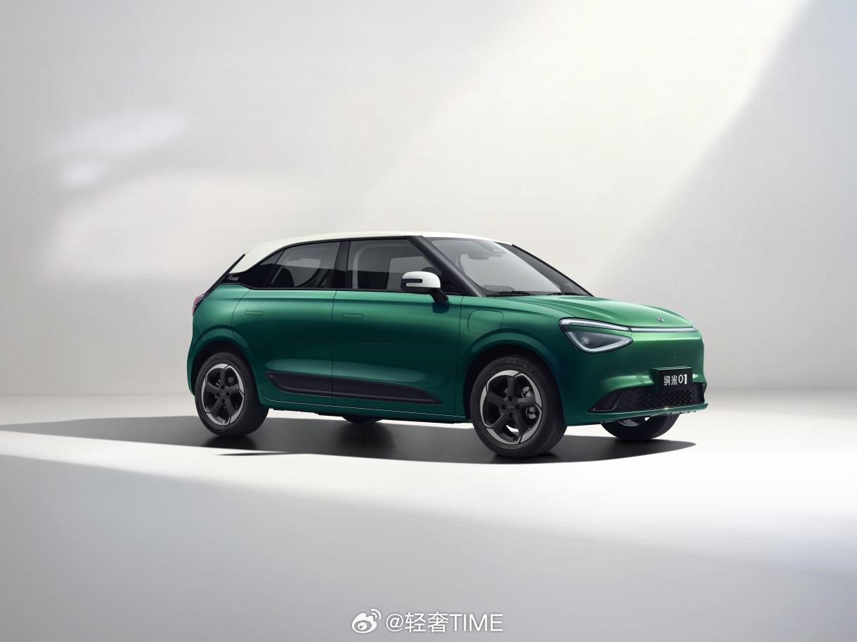 东风奕派近日官宣，2026款纳米01与2026款eπ008五座版将于2025年1