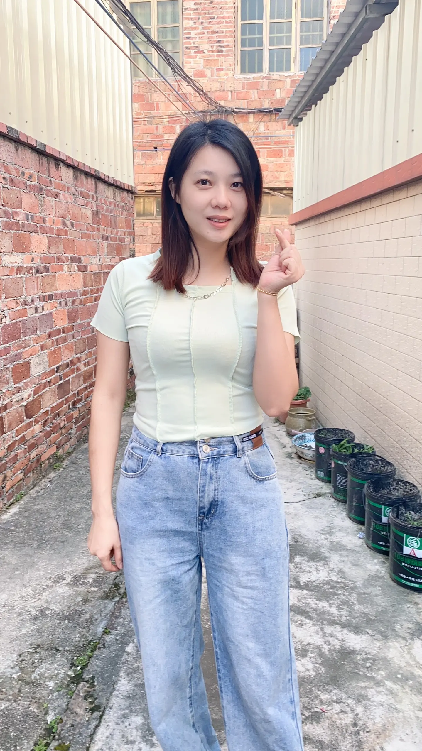 你们都多少岁了，告诉我请你吃烧烤