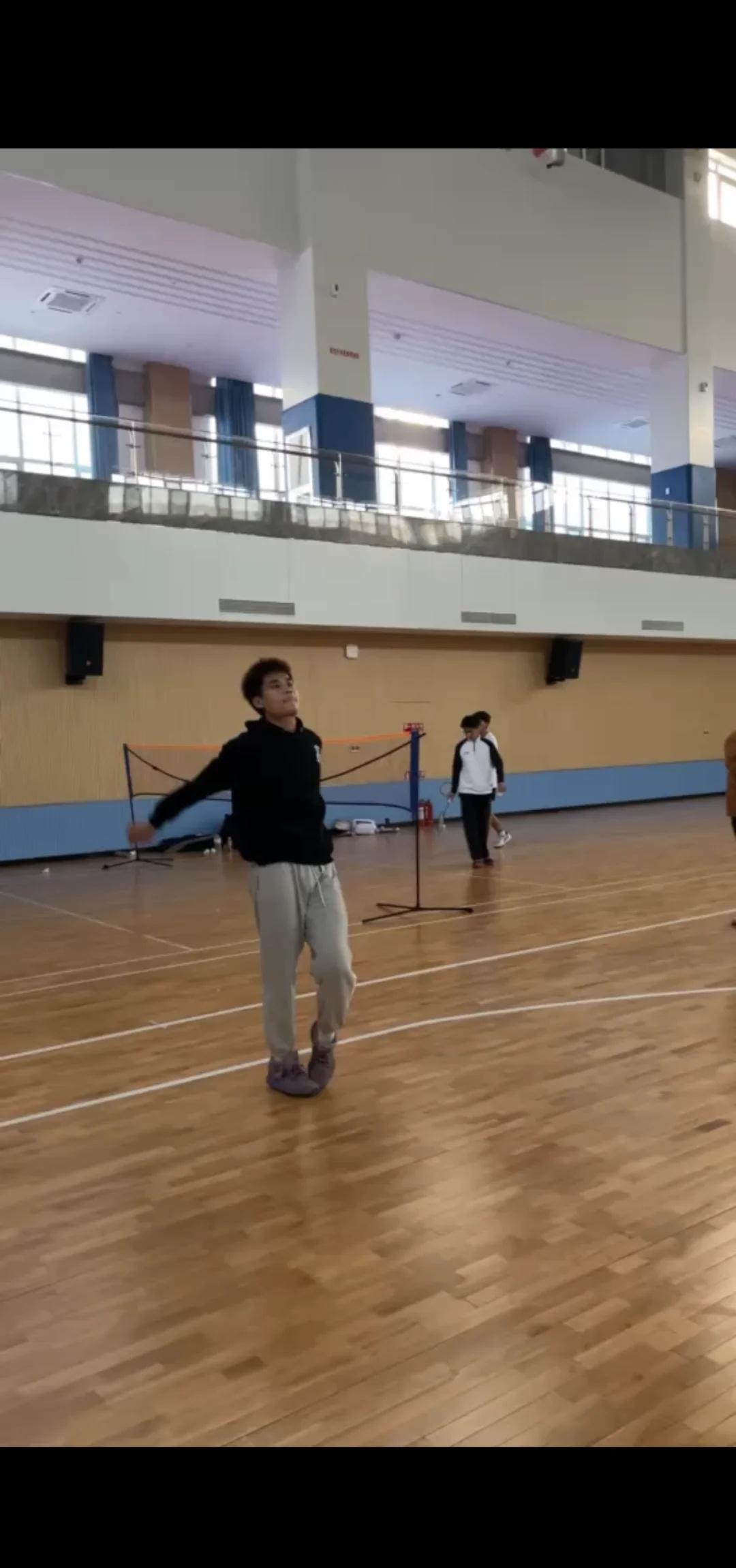 188 04
恋爱 男大 185
女性 约会 小狗
搭子