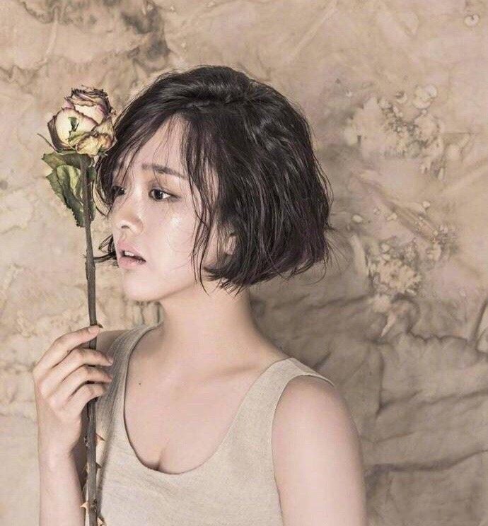 “ 你若成功了  吃青菜那叫养生  你若失败了  吃青菜则叫寒酸——这不是鸡汤 