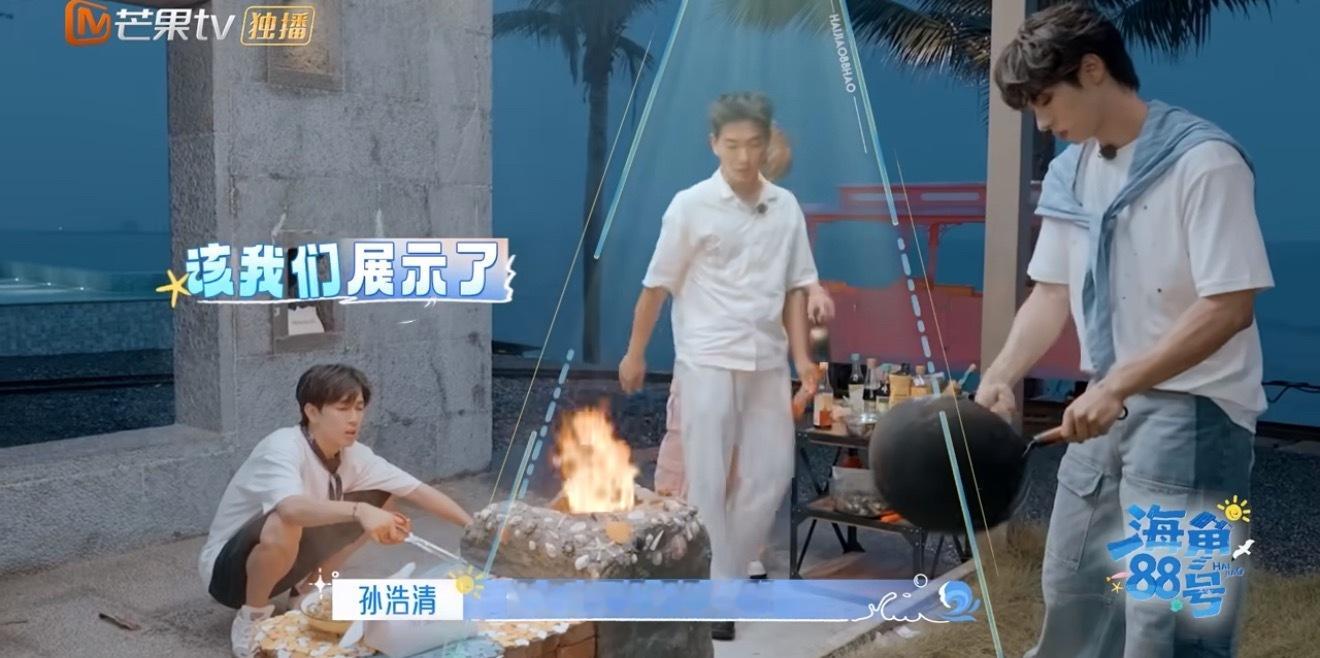 余宇涵炒蛋也是养成系的余宇涵炒蛋超级认真，1：1还原教学步骤，最后呈现出的菜品看