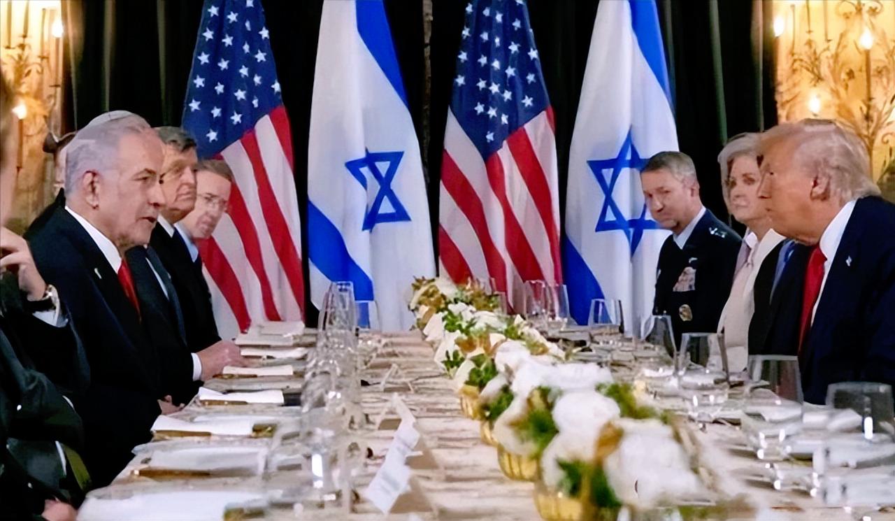 真要打起来了？特朗普在自己的社交平台对着伊朗喊话，让他们继续抗议，还反复说“援助