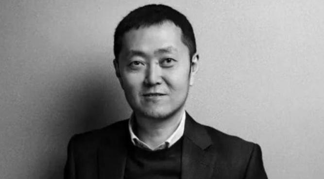 2021年，中国千亿富豪左晖因肺癌去世，可奇怪的是，他确诊后，第一时间就花大价钱