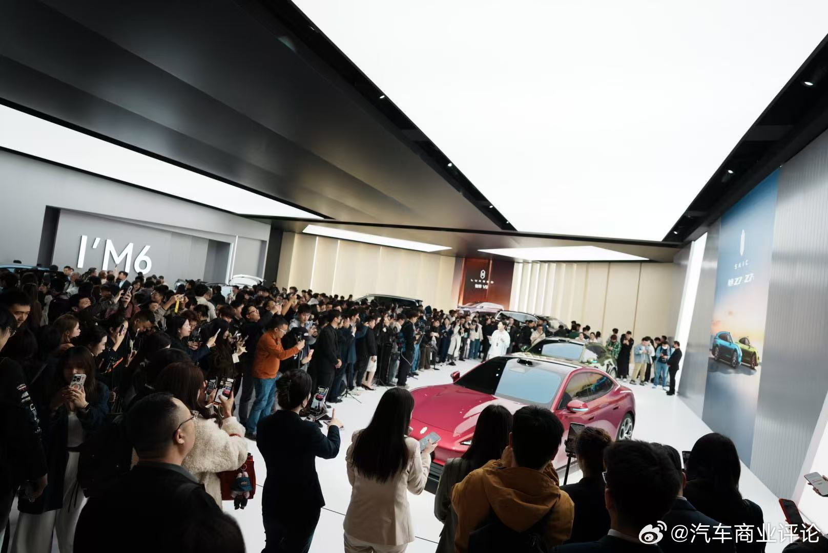 尚界Z7小订24小时突破25000台 爆款势能持续释放。尚界Z7预售价22.98