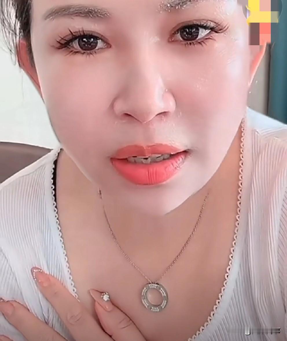 粉丝说驴姐不孝顺，驴姐反驳给驴爸转了几十万，驴爸还不满足！

         