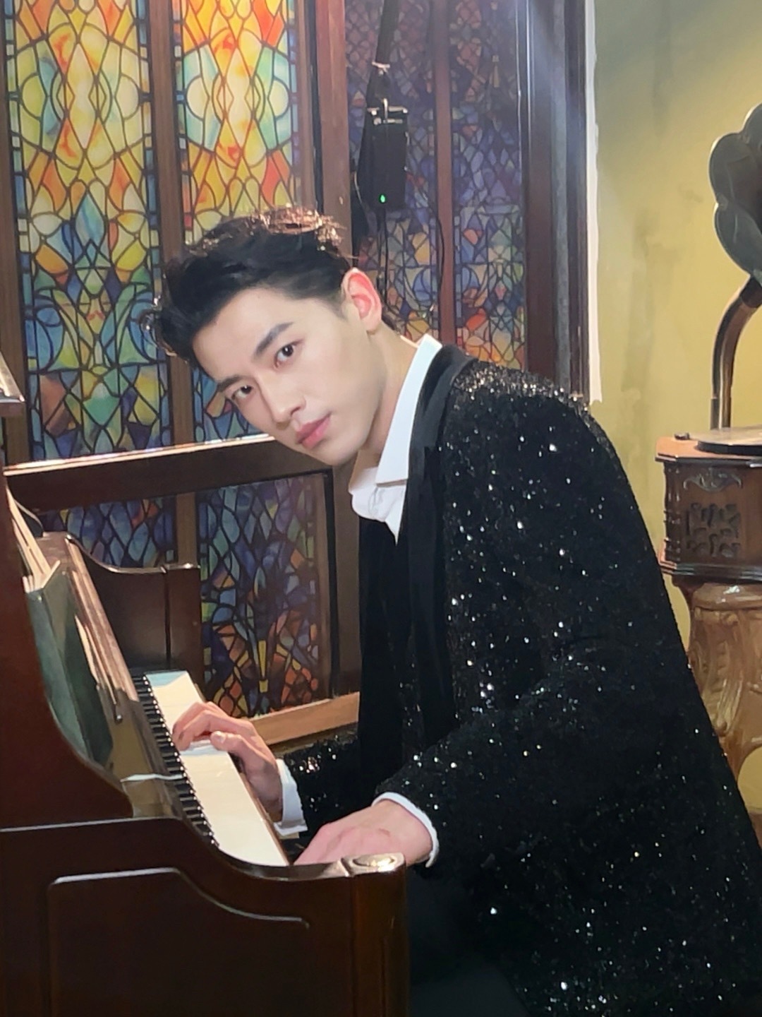 辛云来一组超帅花絮合集 📷 风格大赏