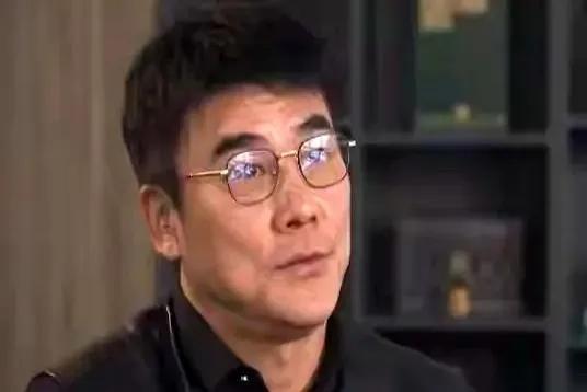 李明何时为北京国安请回功勋邵佳一出任主帅！我们看到李明出任北京国安总经理多年来都