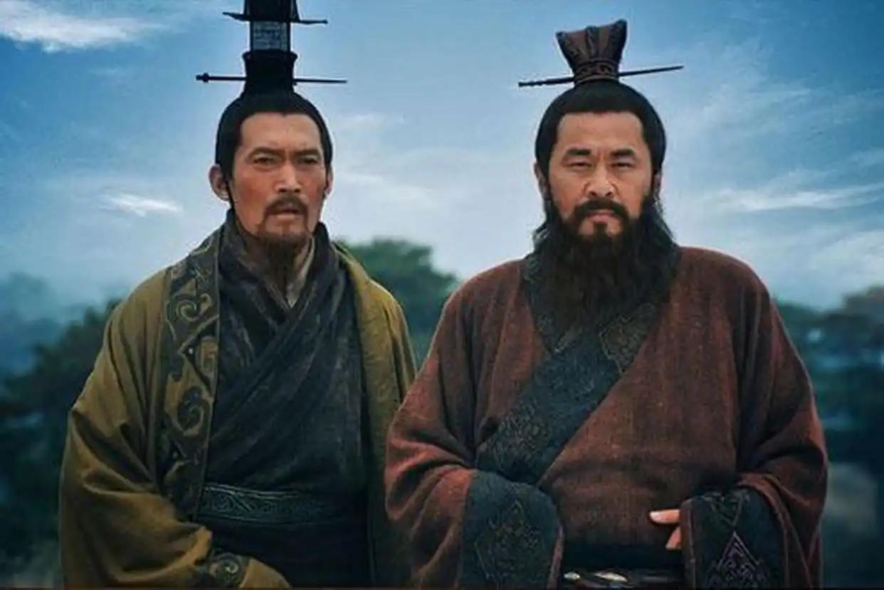 他是程咬金的先祖，曹操的应梦贤臣，足智多谋，与郭嘉齐名

要说这人是谁，那可不简