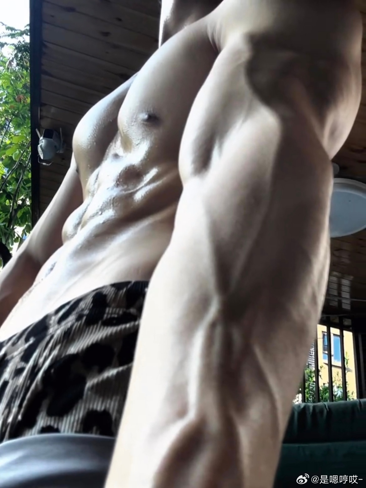 好饿 好想吃饭 但是不能吃健身张宏涛
