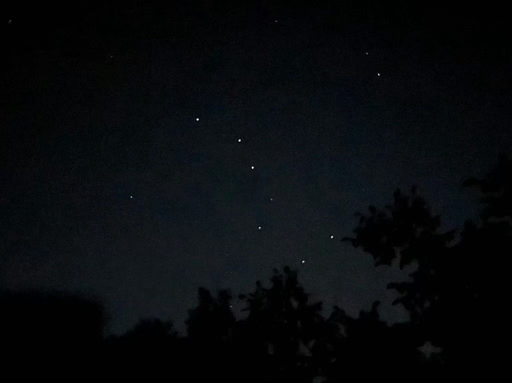 日常好运转发，见北斗七星好运不离不弃 。私信，可以许愿
