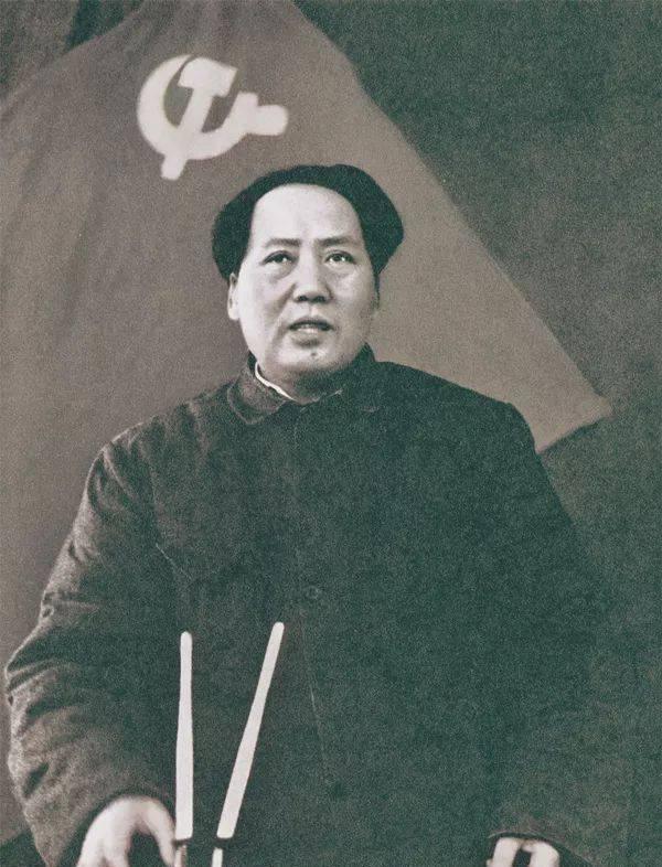 1949年六大军区领导齐聚，毛主席在会上严明纪律：哪个不守规矩就要被处理！
19