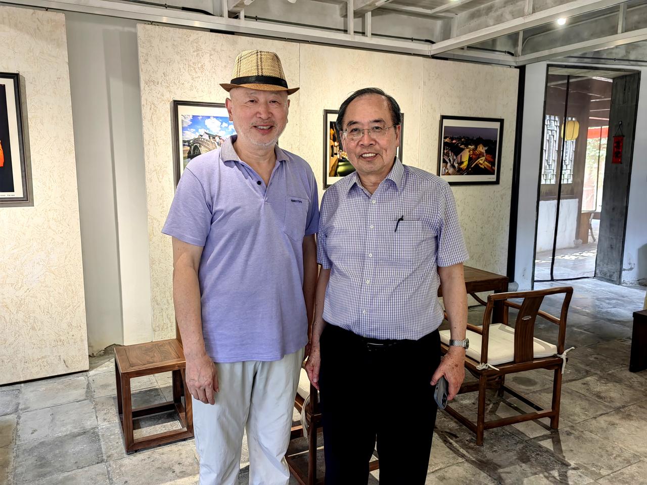 黄景强先生今天打卡“一怪食府”。
黄先生是香港中华文化促进中心名誉主席，香港大学