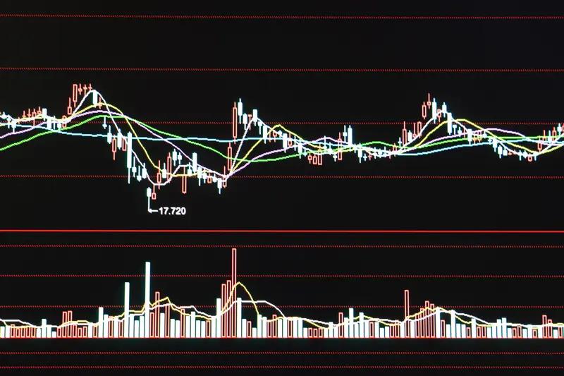 你先别急着看账户，今天聊点扎心的，但保证全是干货。

我身边有个老铁，算是把“越
